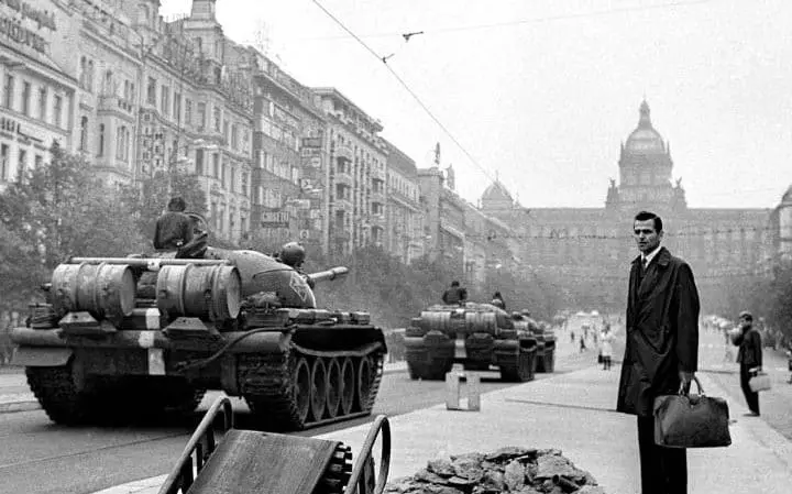 Soviet tanks rumble into Prague